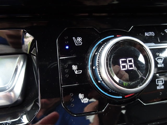2025 GMC Sierra 1500 AT4 - Photo 25
