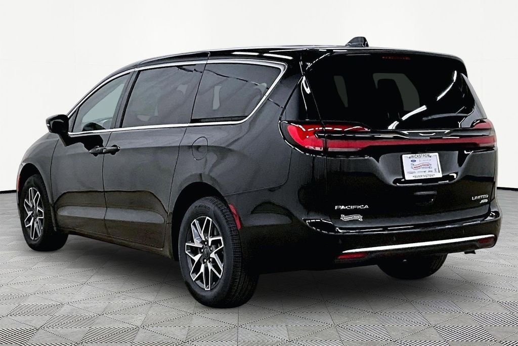 New 2027 Chrysler Pacifica Limited Passenger Van