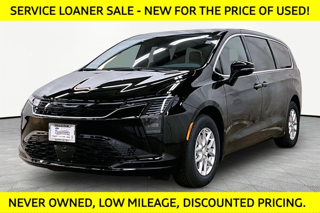2027 Chrysler Pacifica Select