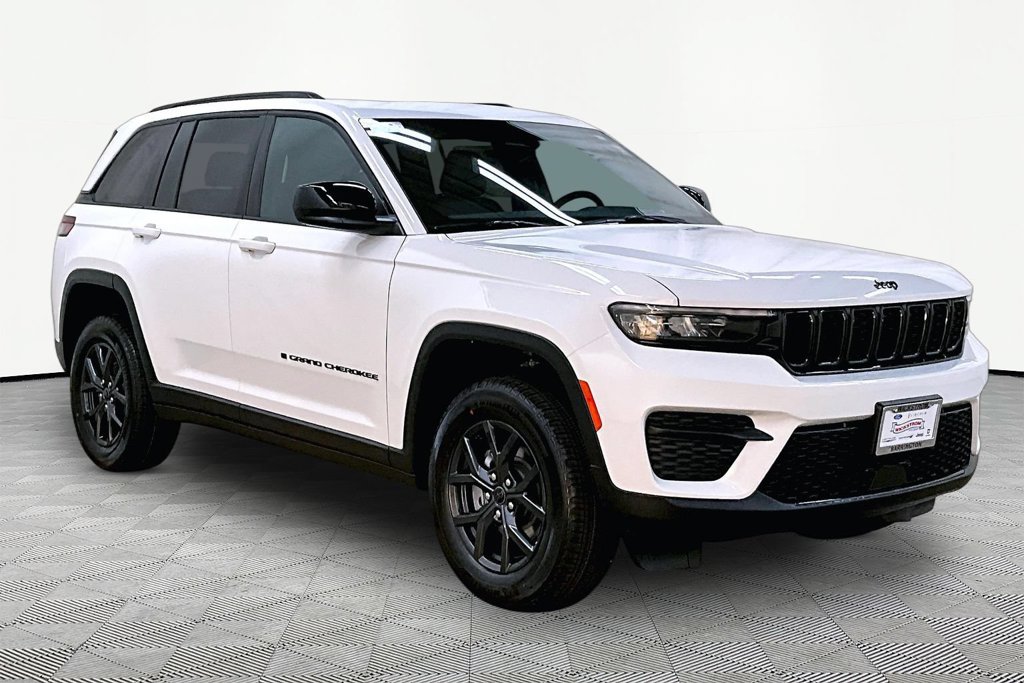 New 2027 Jeep Grand Cherokee Laredo X Sport Utility