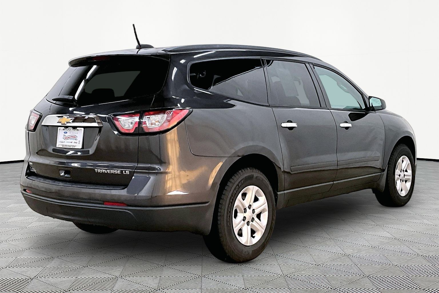 Used 2016 Chevrolet Traverse LS with VIN 1GNKVFEDXGJ291546 for sale in Barrington, IL
