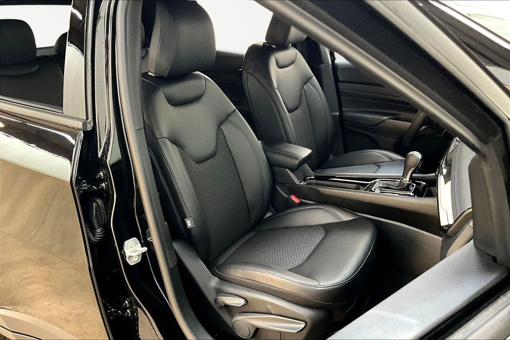 2026 Jeep Compass Latitude Altitude - Photo 13