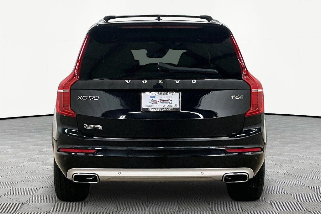 Used 2020 Volvo XC90 T6 Momentum SUV