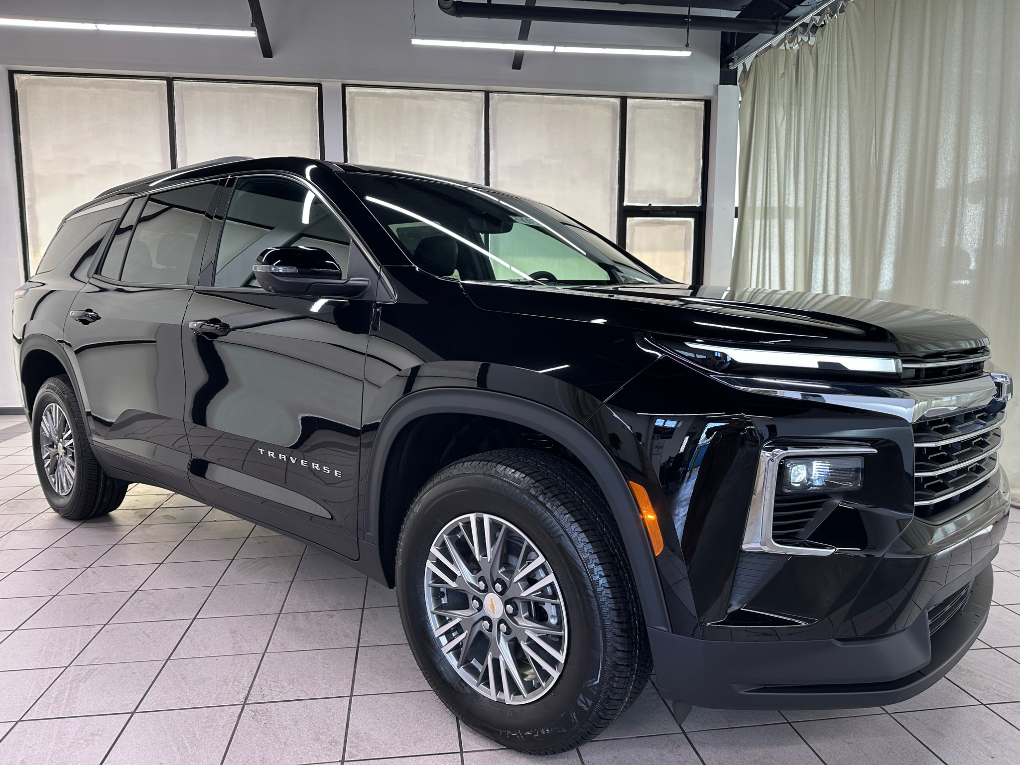 2027 Chevrolet Traverse LT - Photo 2
