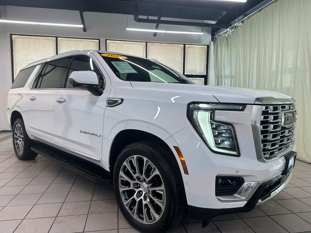 Used 2025 GMC Yukon XL Denali SUV