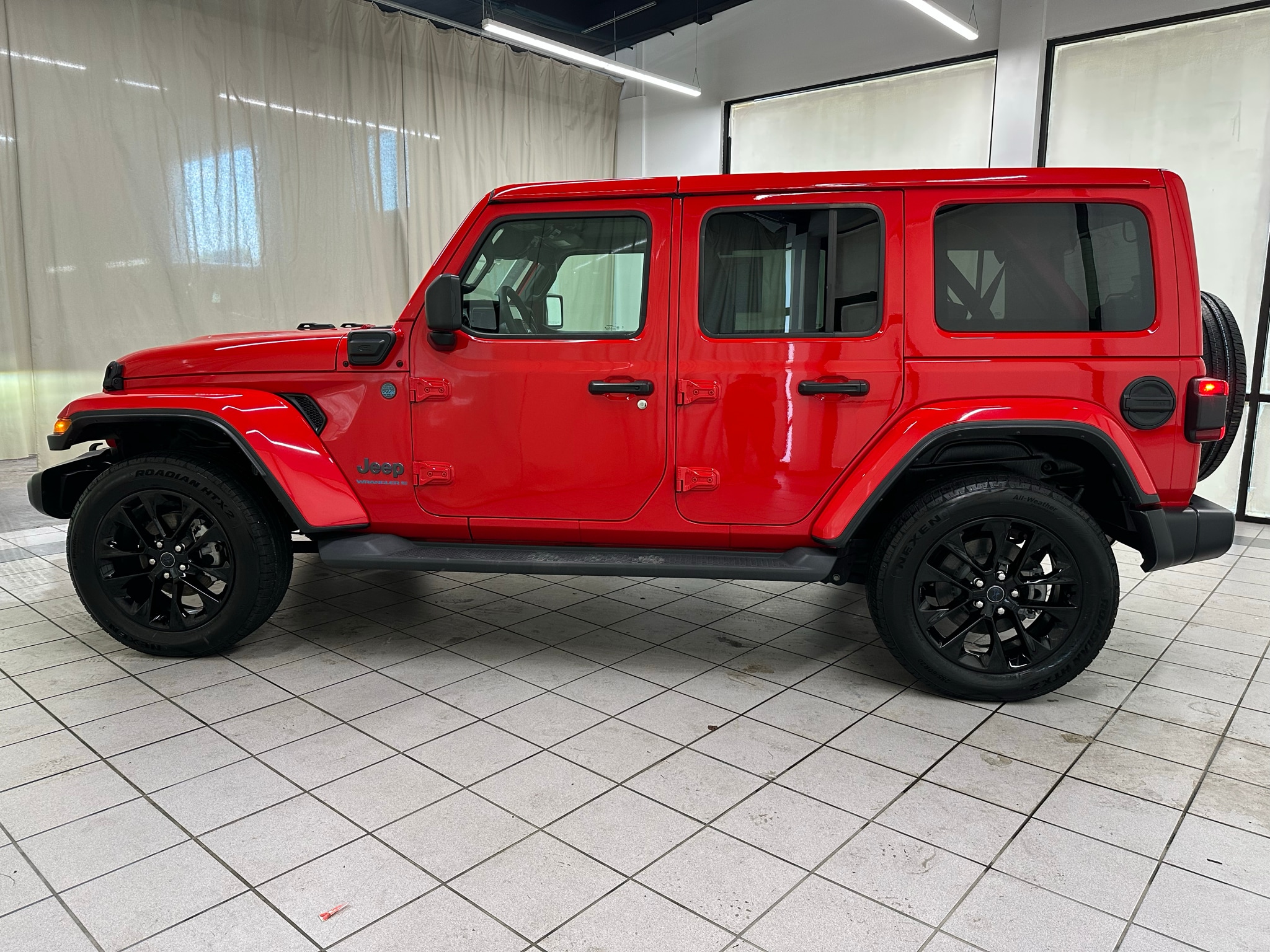 2025 Jeep Wrangler 4xe Sahara 4XE - Photo 8