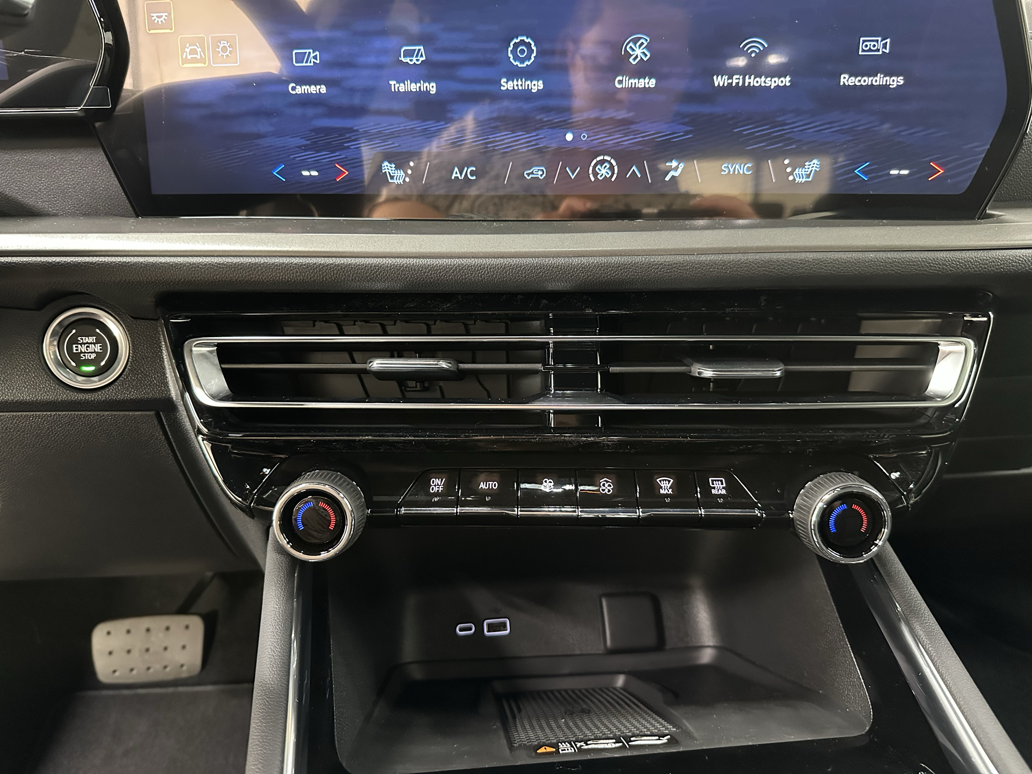 2027 Chevrolet Traverse LT - Photo 31