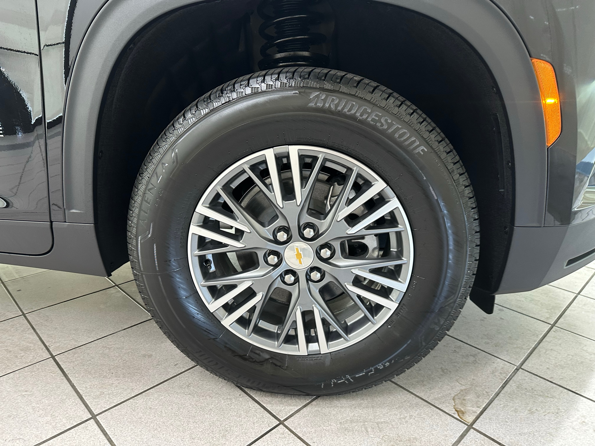 2027 Chevrolet Traverse LT - Photo 14