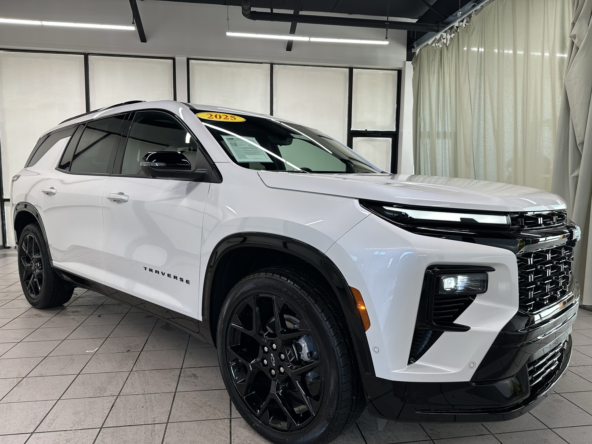 Used 2025 Chevrolet Traverse RS SUV