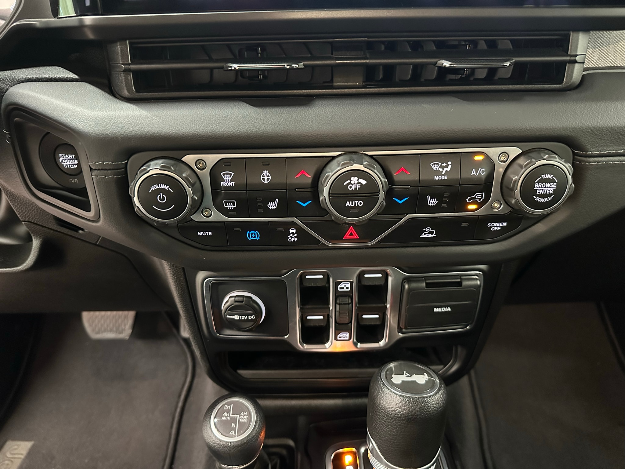 2025 Jeep Wrangler 4xe Sahara 4XE - Photo 32