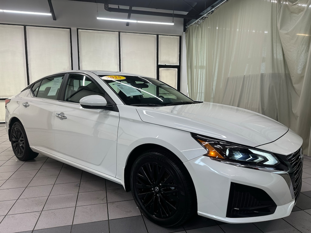Used 2025 Nissan Altima SV Sedan