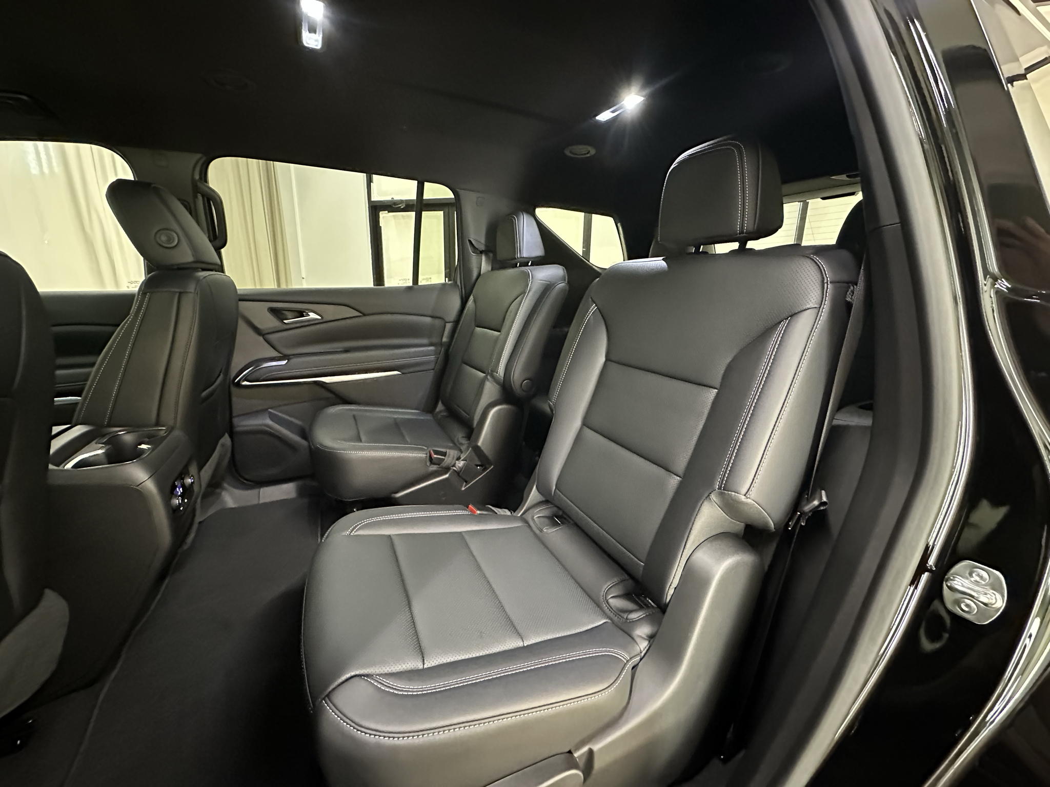 2027 Chevrolet Traverse LT - Photo 21