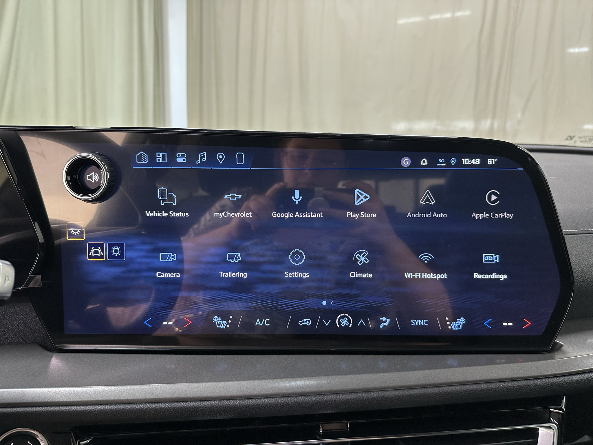2027 Chevrolet Traverse LT - Photo 30