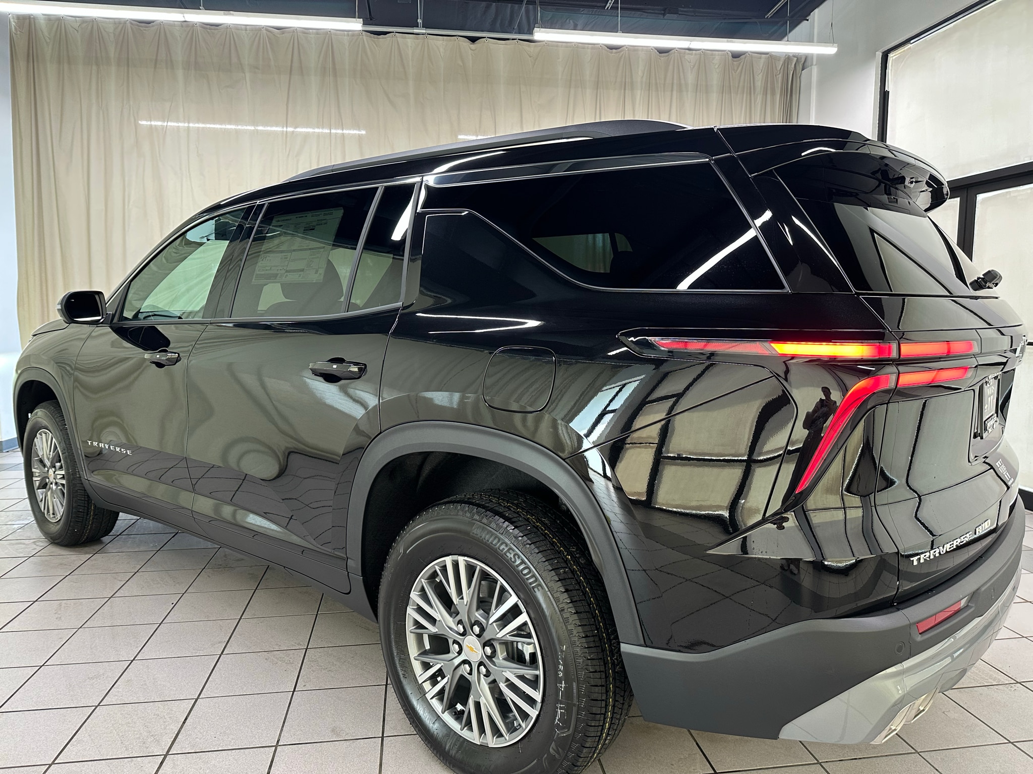 2027 Chevrolet Traverse LT - Photo 10