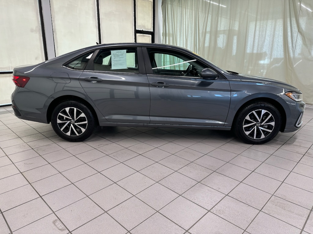 3VW5W7BU9TM000784