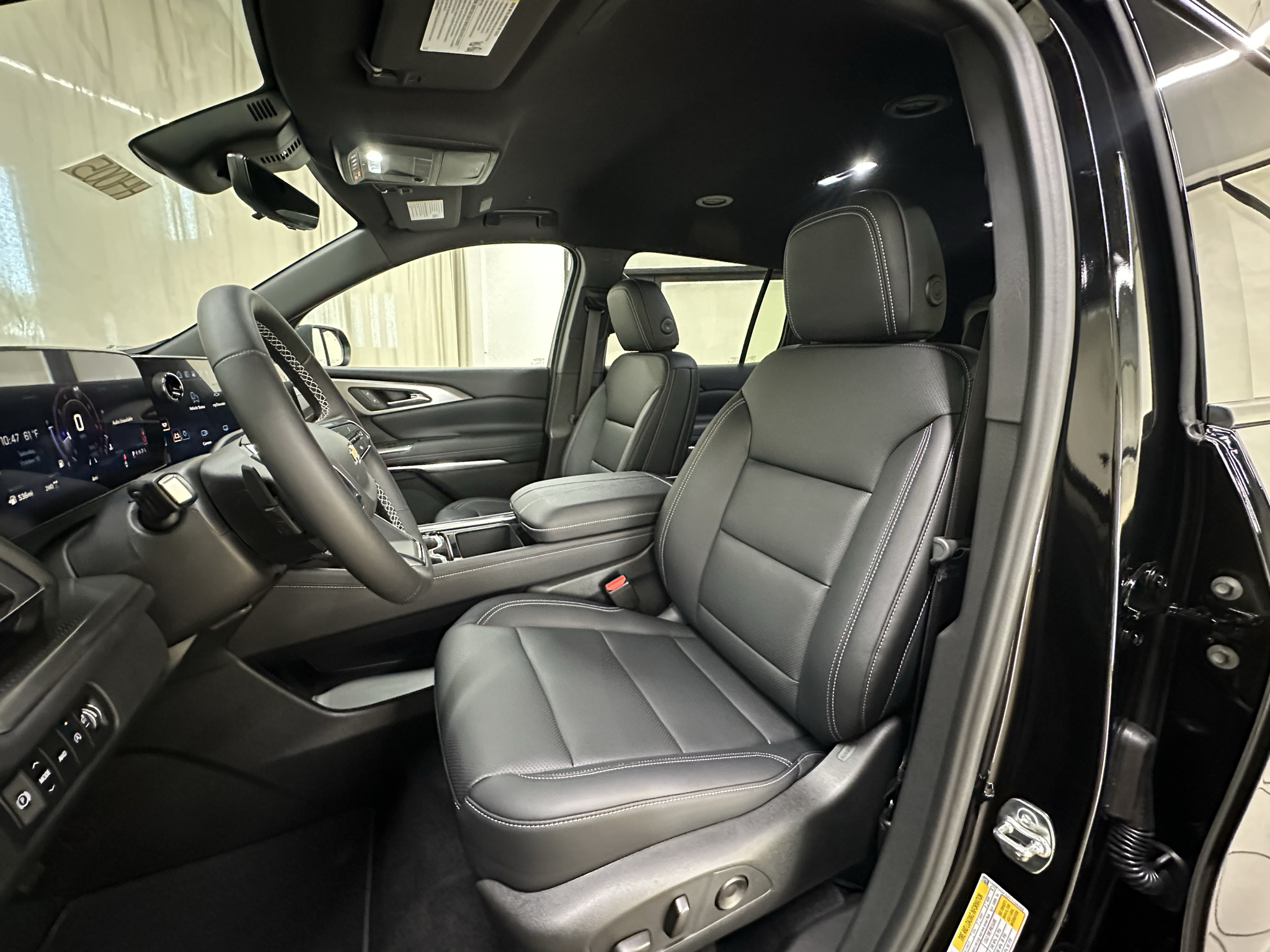 2027 Chevrolet Traverse LT - Photo 25
