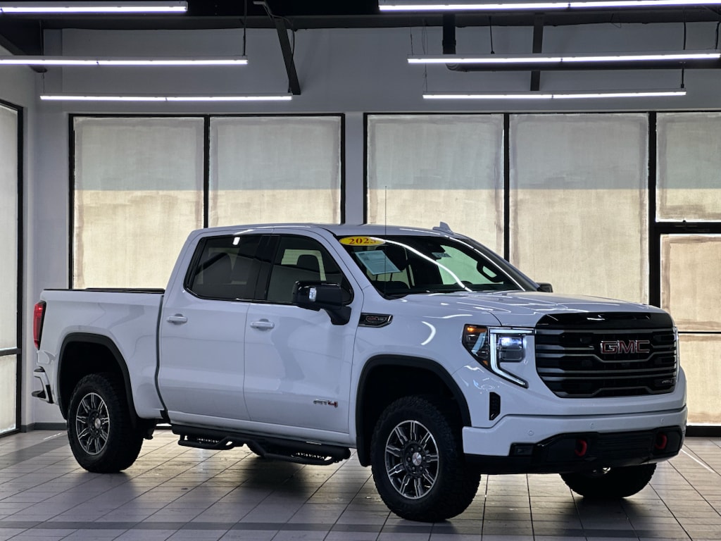2025 GMC Sierra 1500 AT4