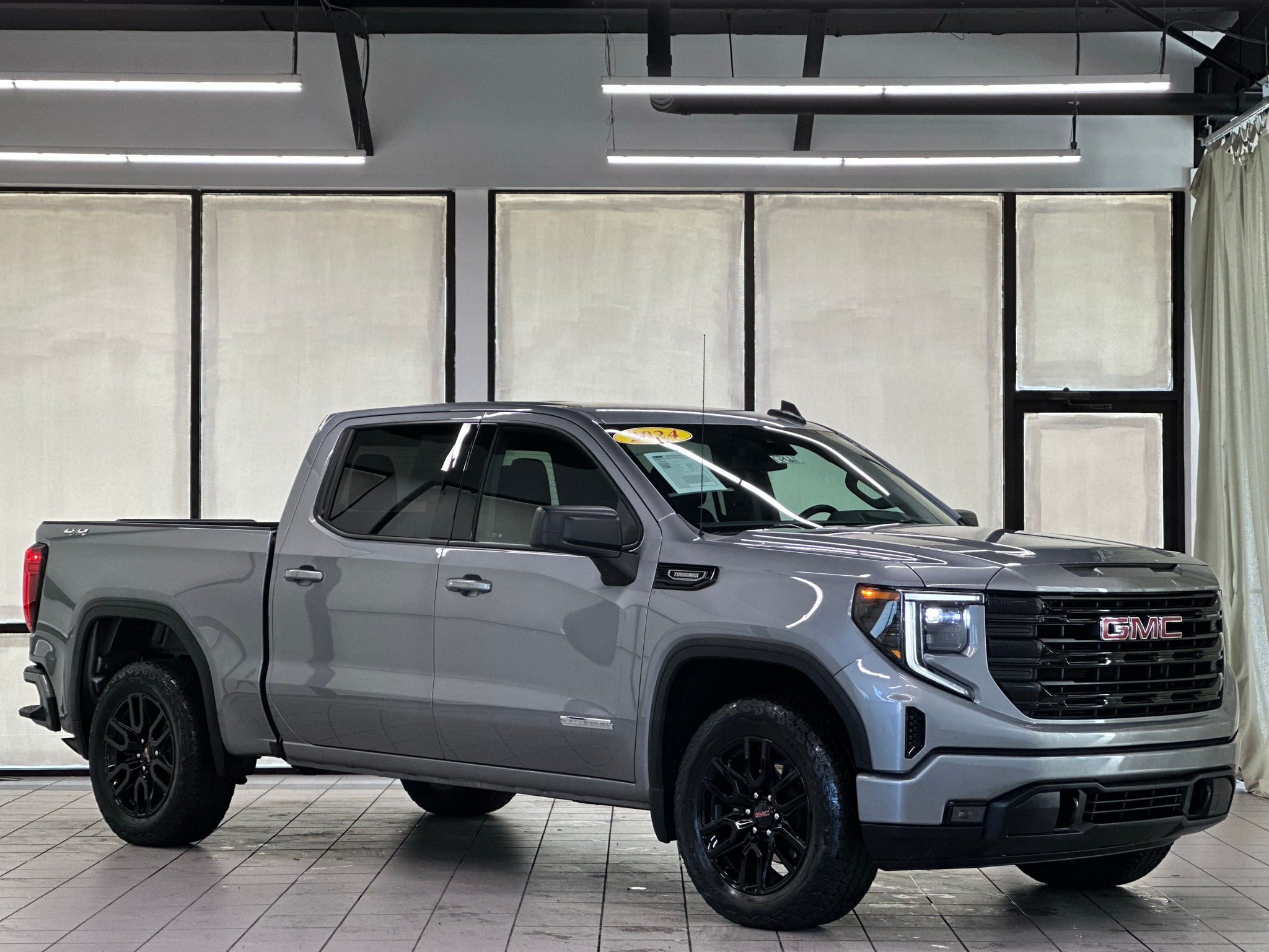 2025 GMC Sierra 1500 Elevation