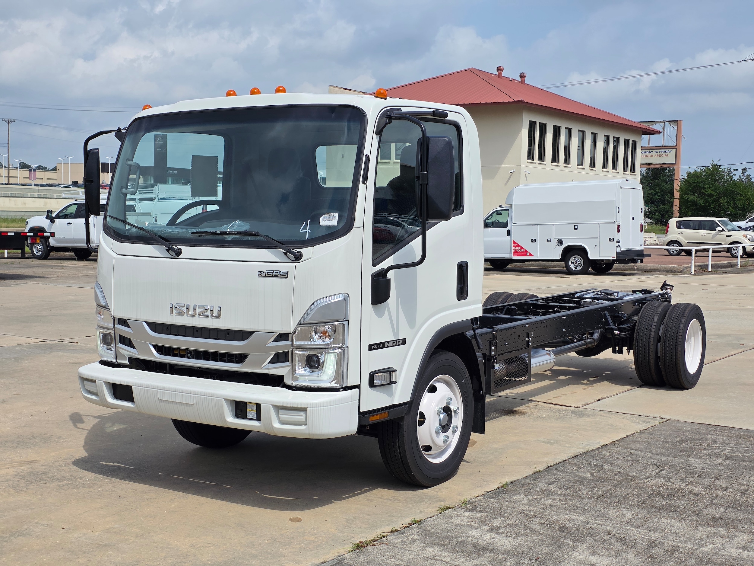2024 Isuzu NRR