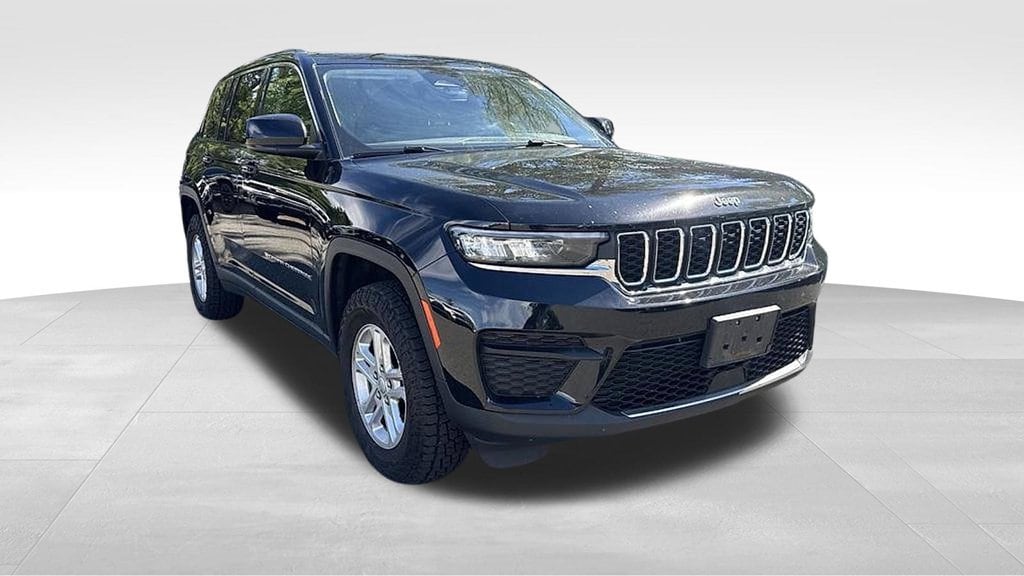 Used 2023 Jeep Grand Cherokee Laredo 4x4 SUV