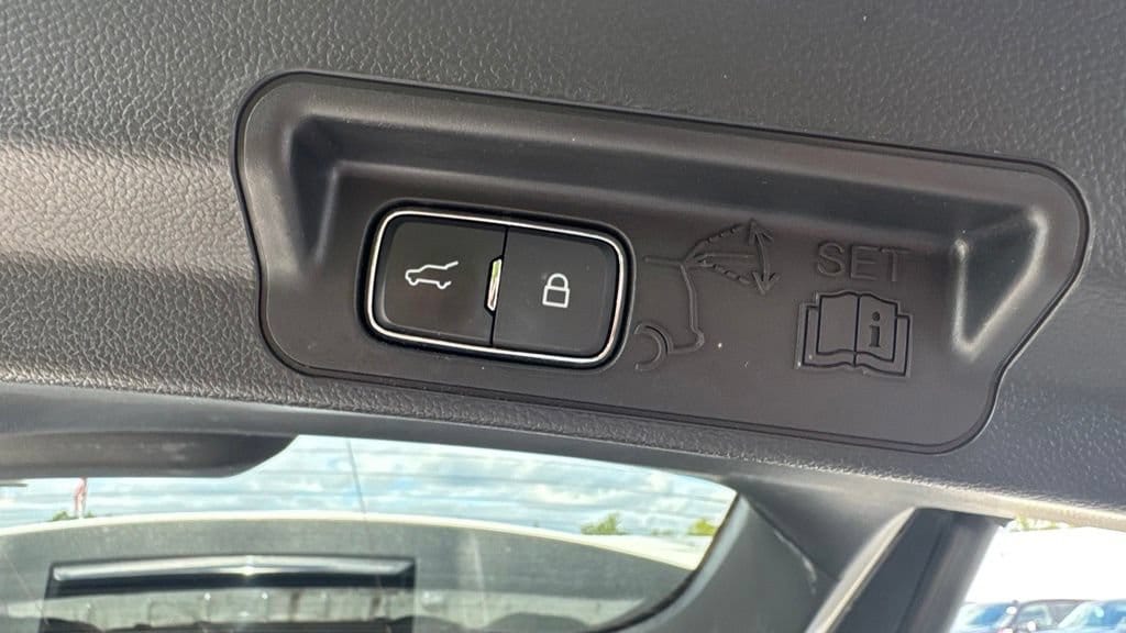 2024 Ford Explorer ST - Photo 31