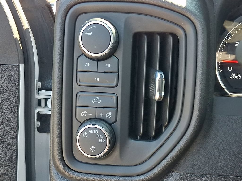 2022 Chevrolet Silverado 2500HD Custom - Photo 25