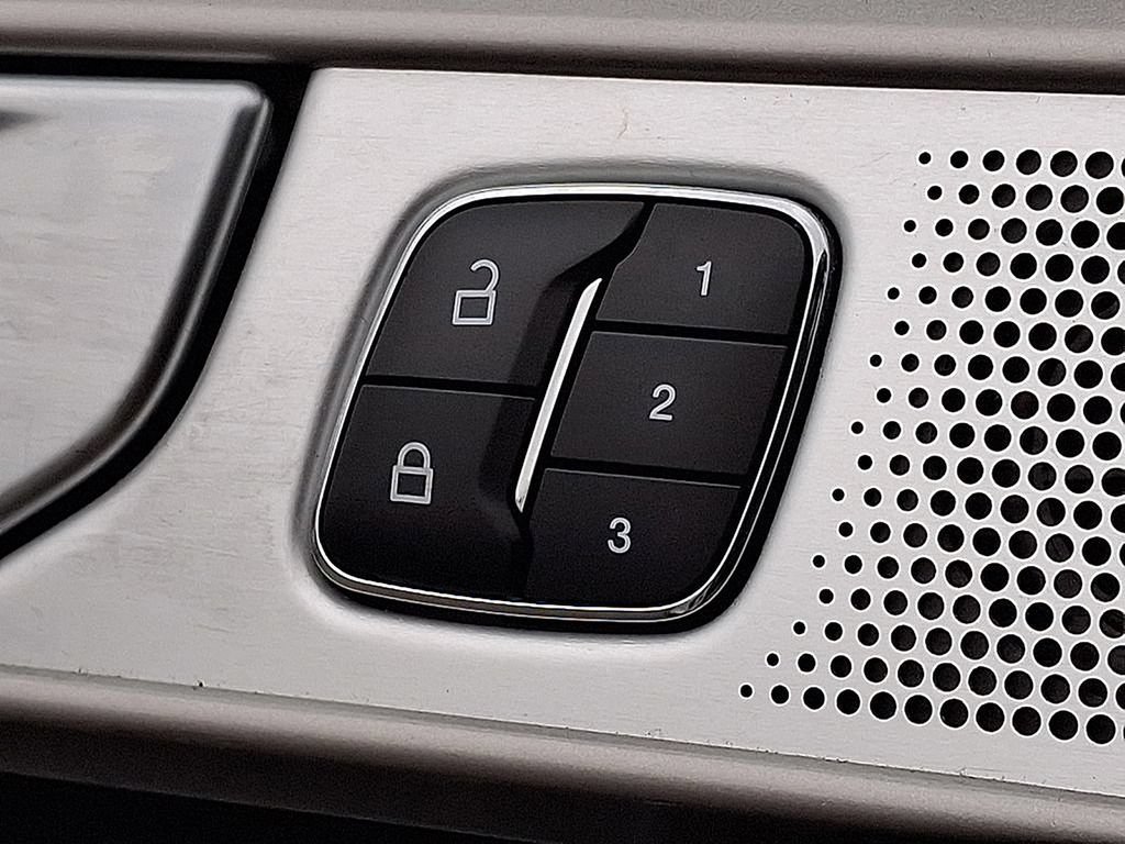 2024 Ford Explorer ST - Photo 25