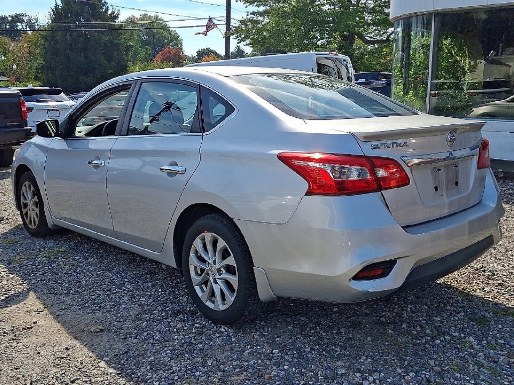 2017 Nissan Sentra S - Photo 5