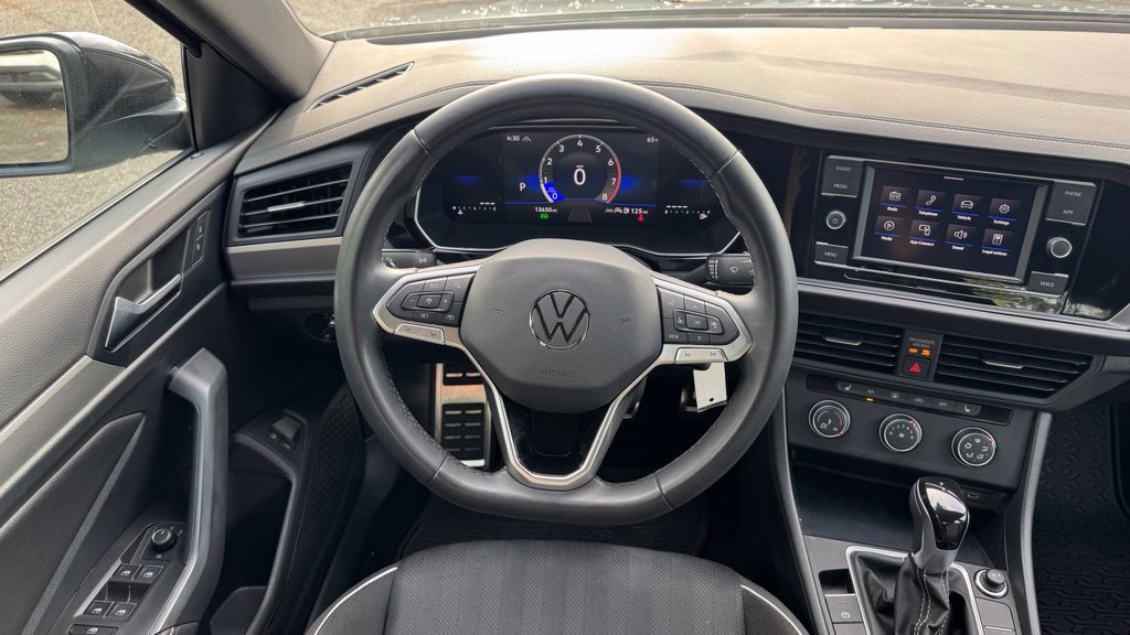 2024 Volkswagen Jetta Sport - Photo 11