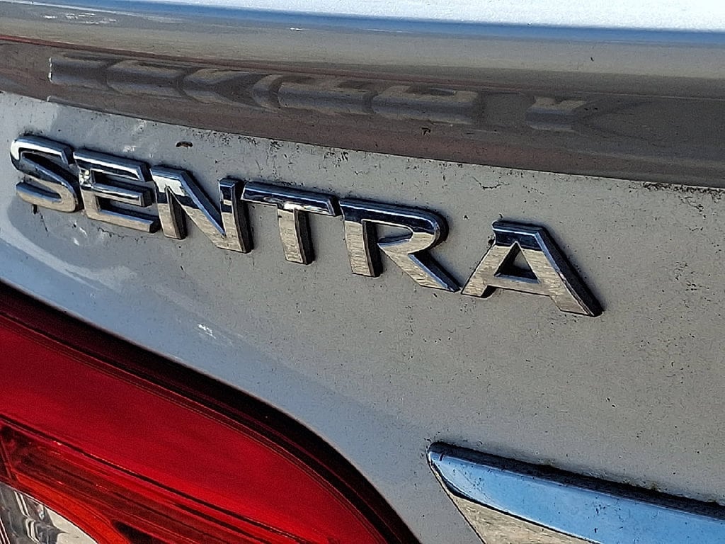 2017 Nissan Sentra S - Photo 29