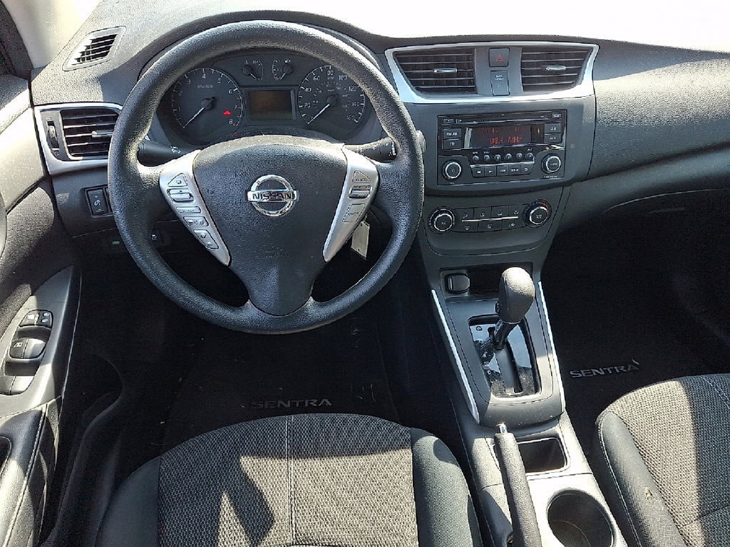 2017 Nissan Sentra S - Photo 10