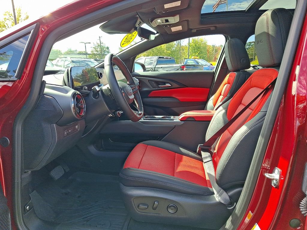 2025 Chevrolet Equinox EV RS - Photo 12