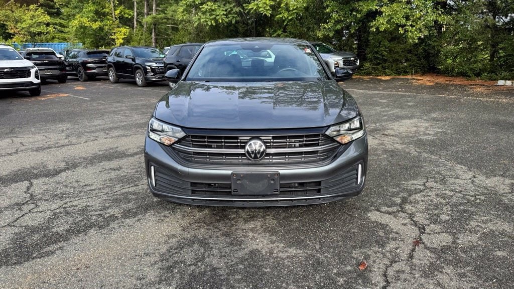 2024 Volkswagen Jetta Sport - Photo 2