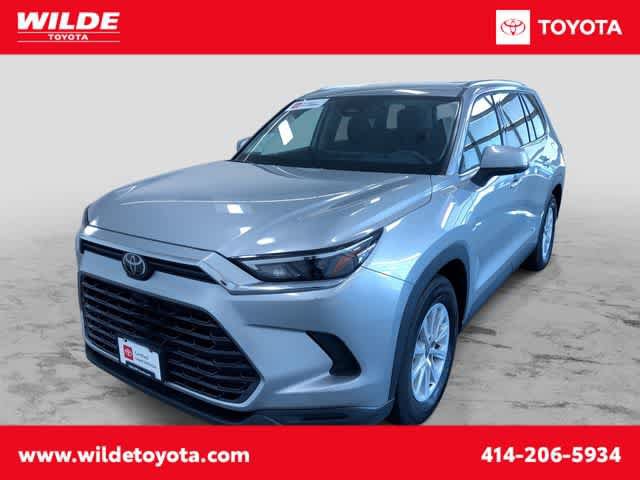 Shop 2025 Toyota Grand Highlander XLE Sport Utility For Sale Milwaukee, Wisconsin