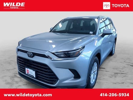 Shop 2025 Toyota Grand Highlander XLE Sport Utility For Sale Milwaukee, Wisconsin
