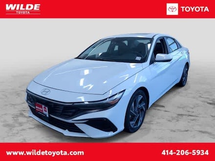 Shop 2025 Hyundai Elantra SEL Convenience Car For Sale Milwaukee, Wisconsin