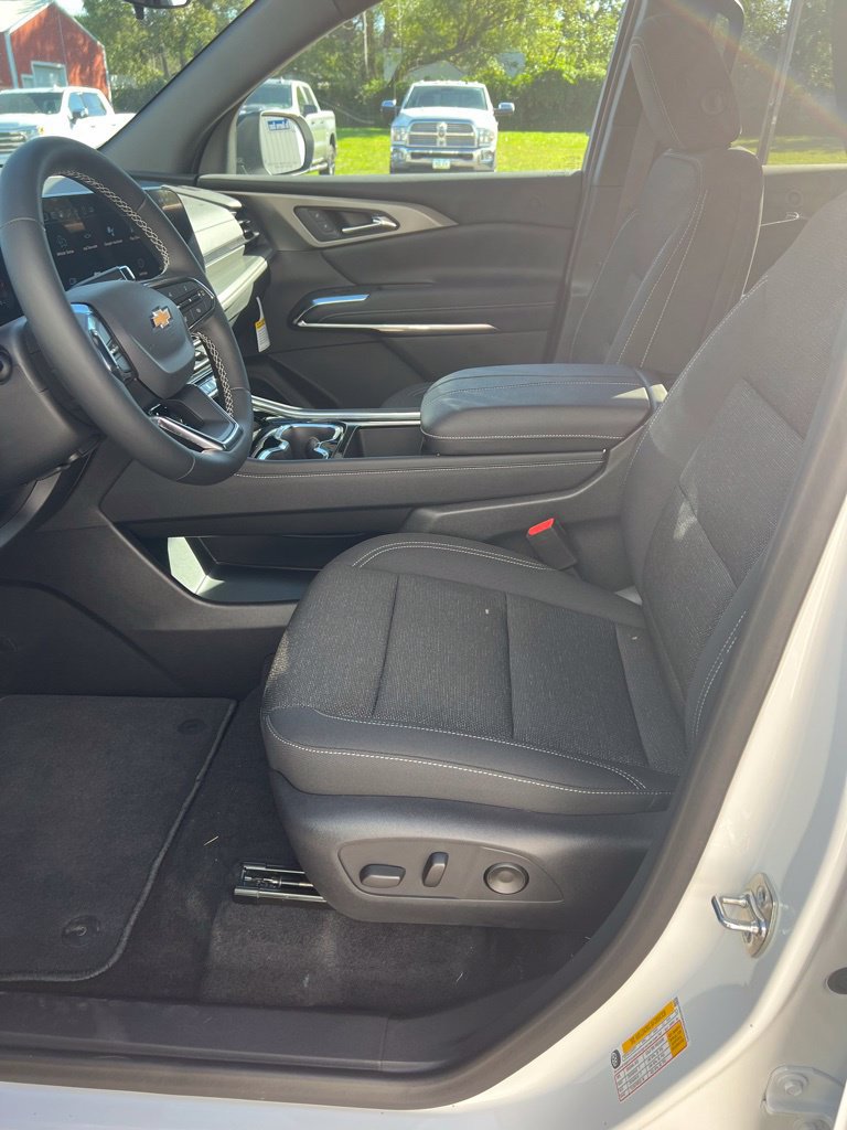 2025 Chevrolet Traverse LT - Photo 10