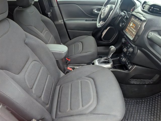 2022 Jeep Renegade Latitude - Photo 29