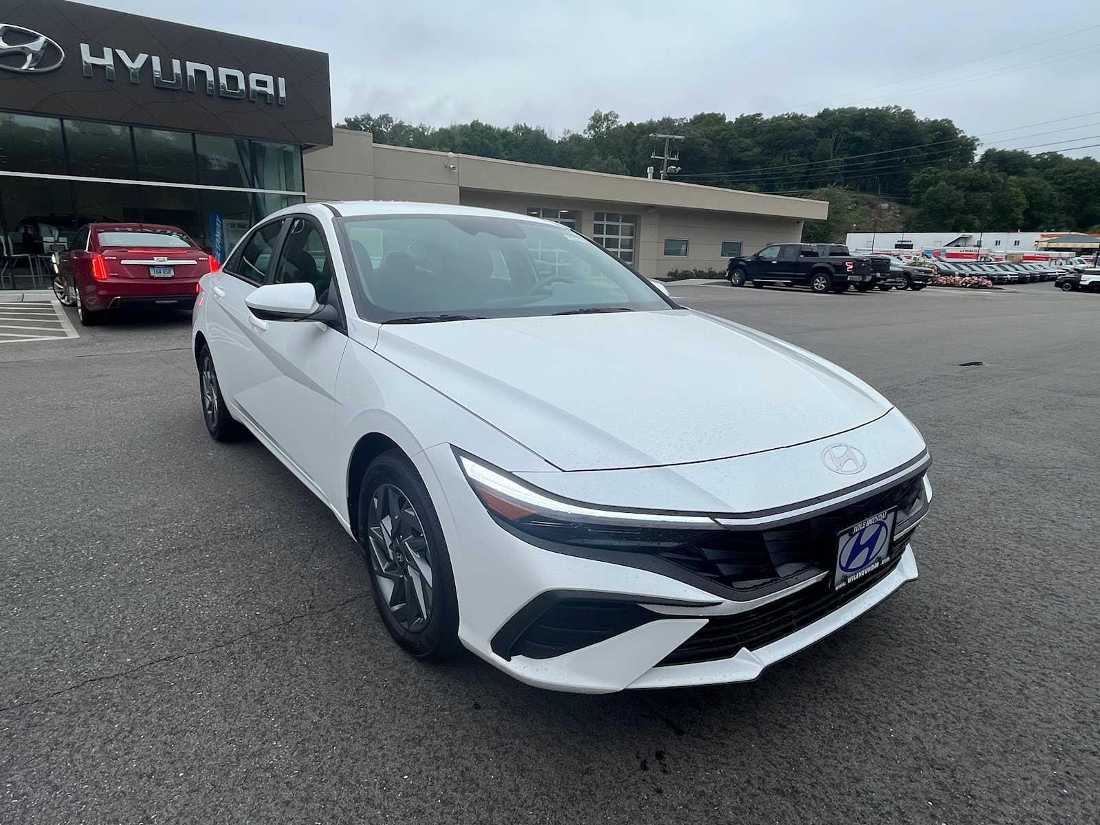 2026 Hyundai Elantra Hybrid Sedan 