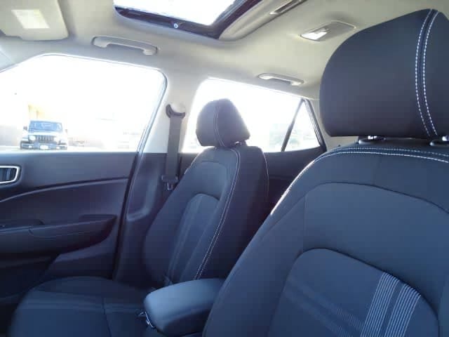 2026 Hyundai Venue SEL - Photo 11
