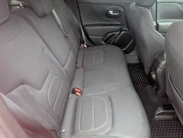 2022 Jeep Renegade Latitude - Photo 28