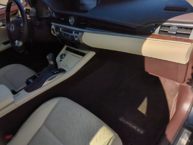 2018 Lexus ES 350 - Photo 23