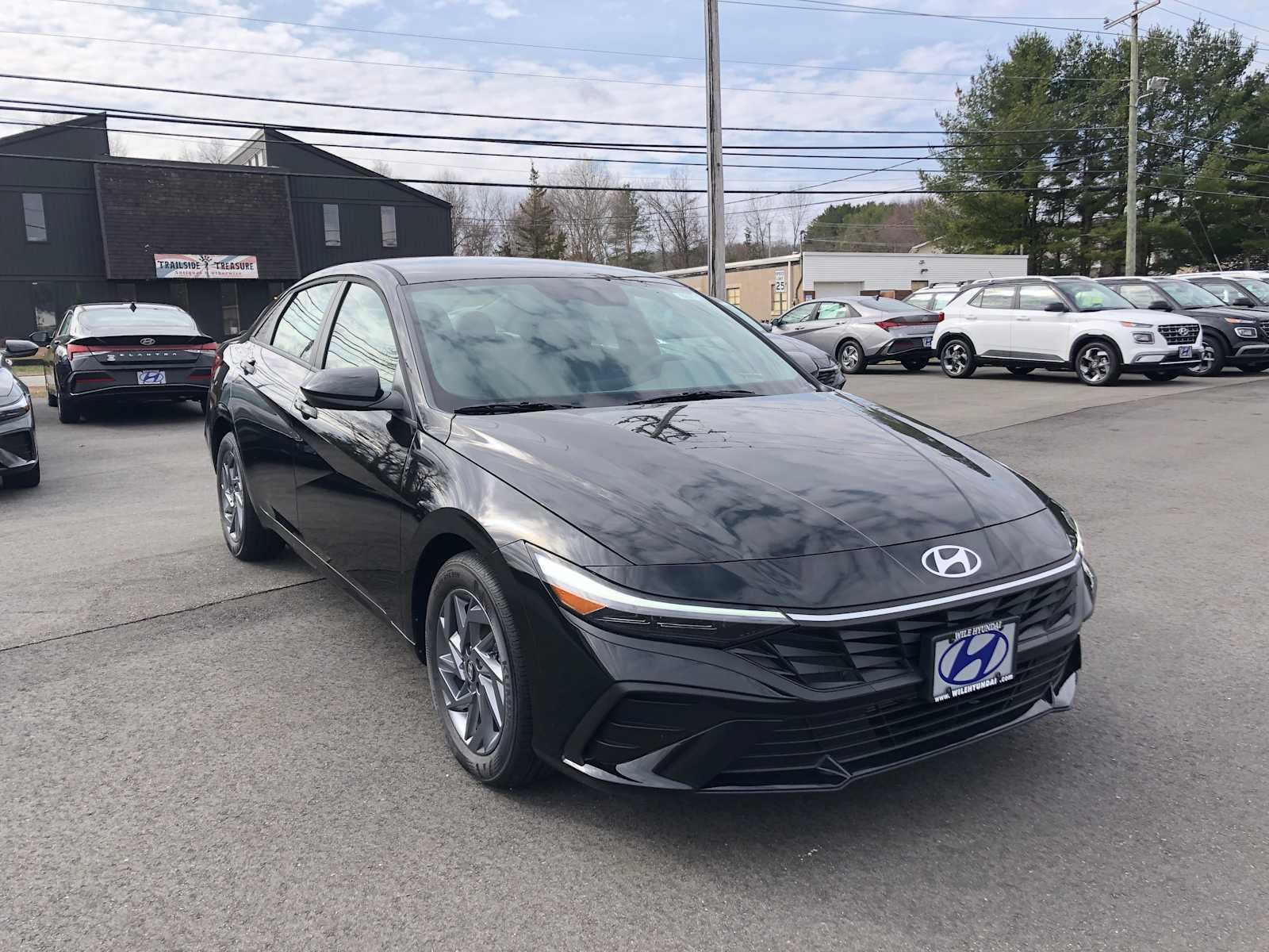 2026 Hyundai Elantra Hybrid Sedan 