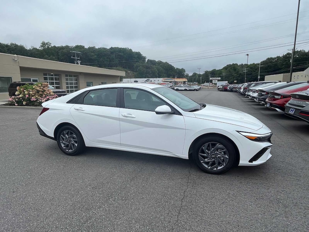 New 2026 Hyundai Elantra Hybrid Blue Sedan