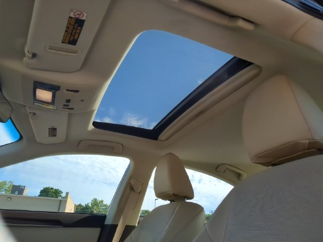 2018 Lexus ES 350 - Photo 16