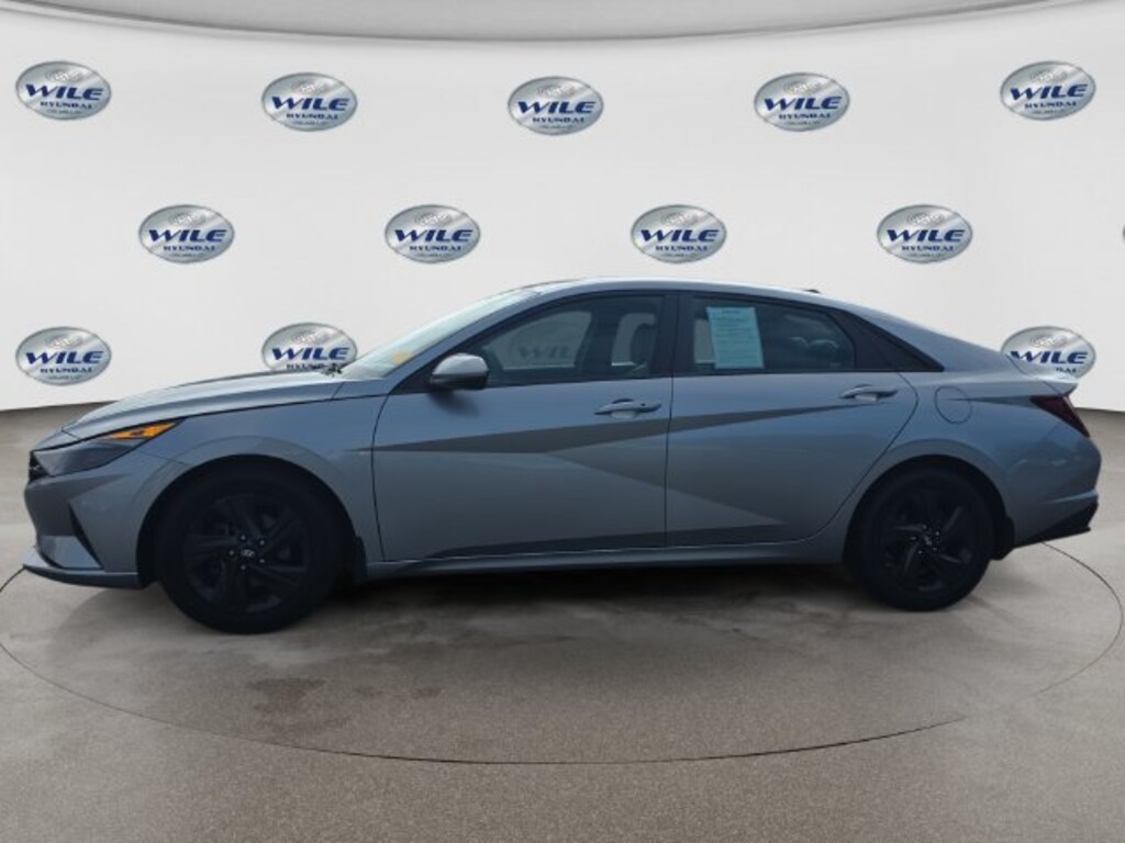 Used 2022 Hyundai Elantra SEL Sedan