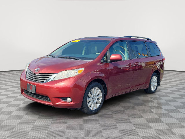 Used 2014 Toyota Sienna XLE Minivan/Van