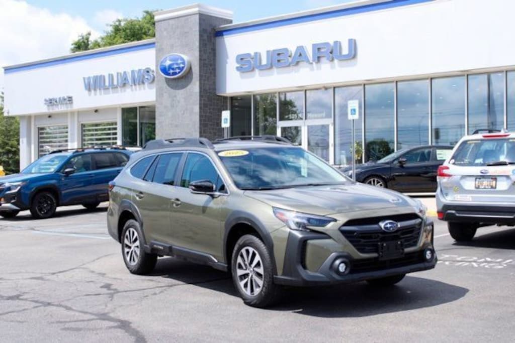 Used 2025 Subaru Outback Premium SUV