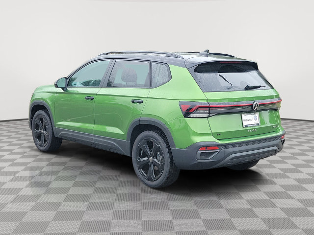 New 2026 Volkswagen Taos 1.5T SE Black SUV