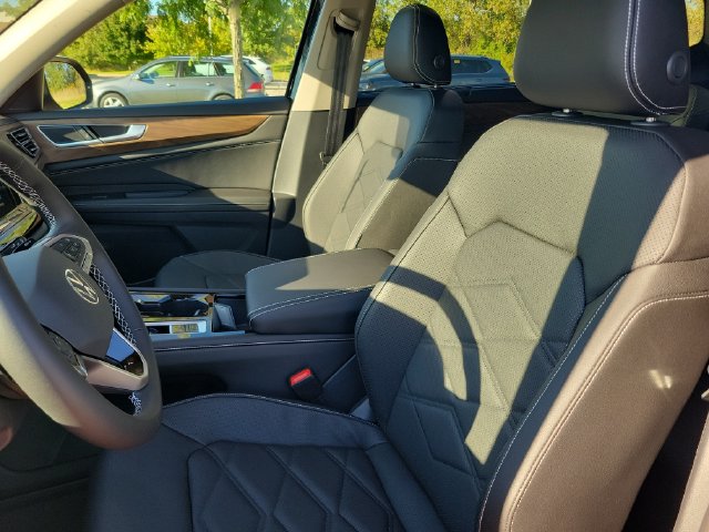 New 2026 Volkswagen Atlas SE w/Technology SUV